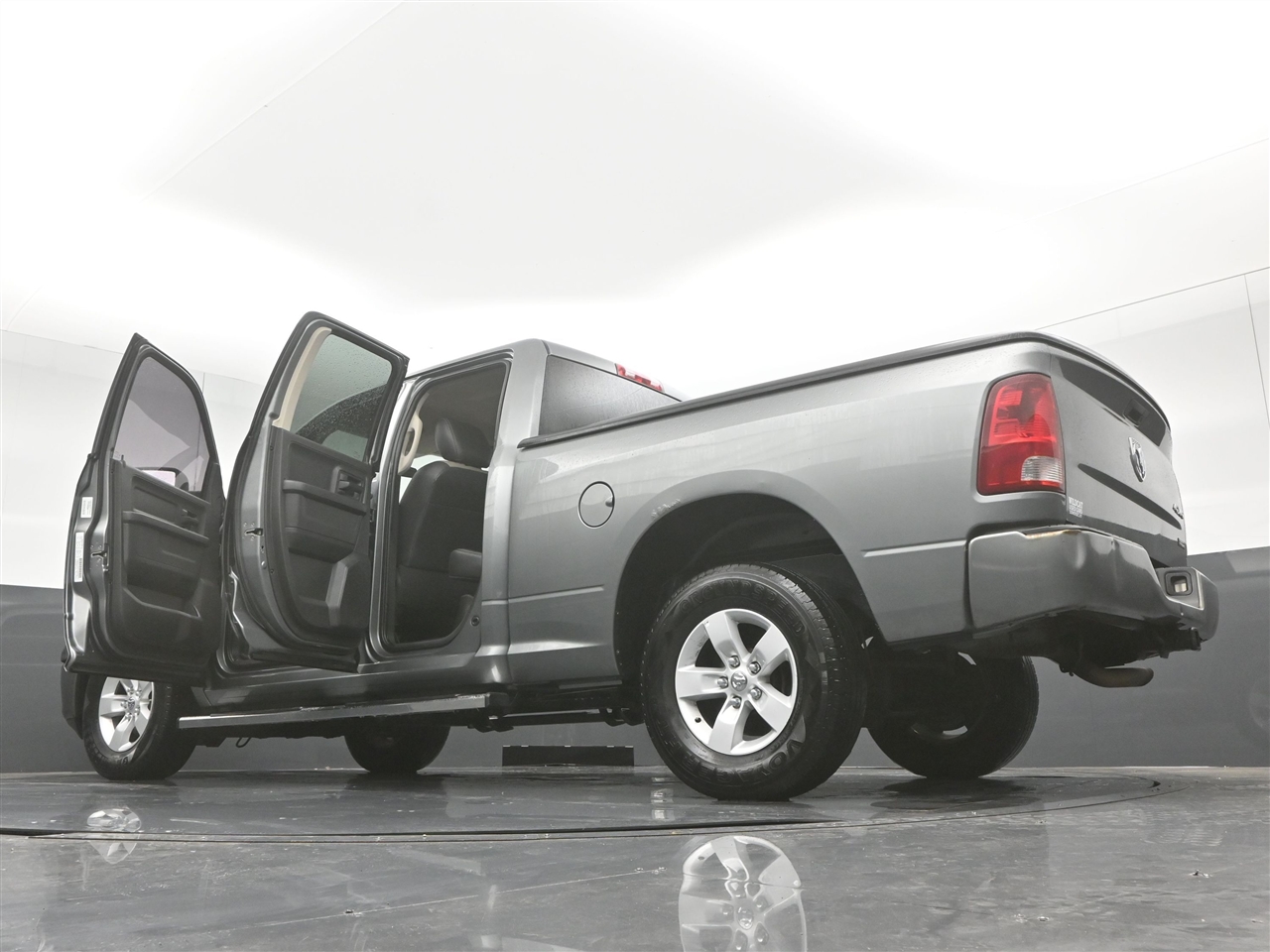 Dodge 1500 ST Quad Cab 4WD 2010 Dodge 1500 ST Quad Cab 4WD 2010