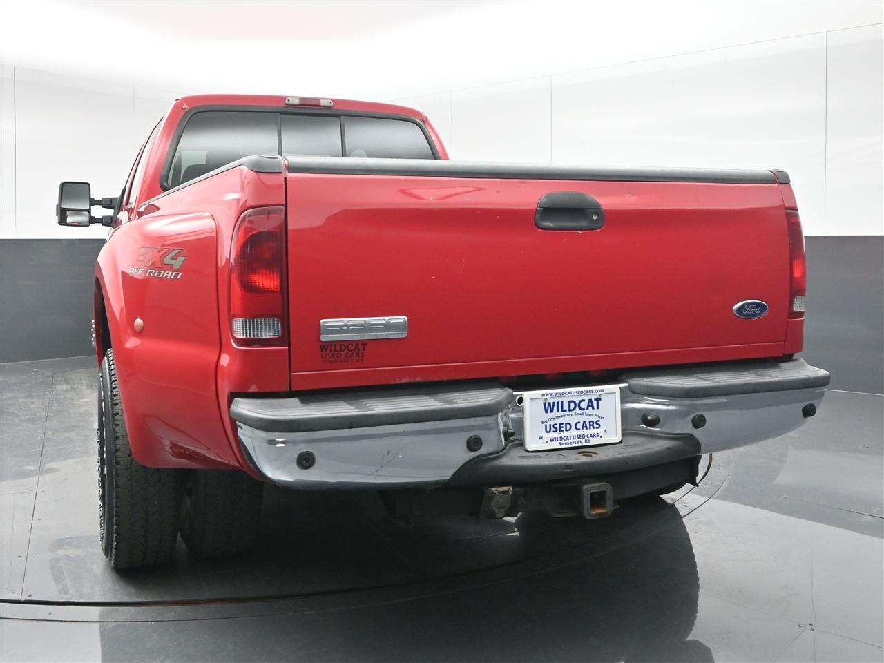 Ford F-350 SD Lariat Crew Cab 4WD DRW 2005