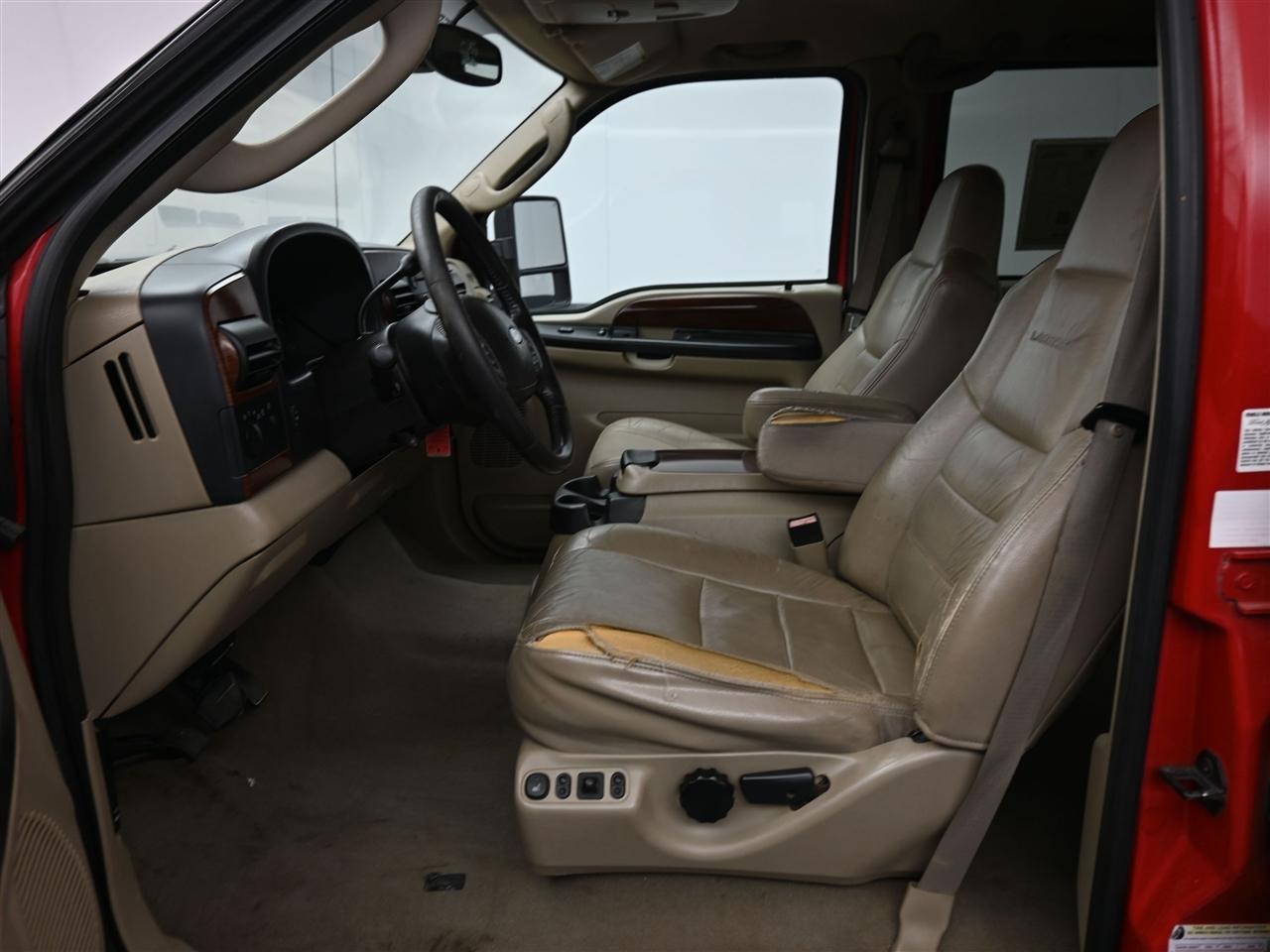 Ford F-350 SD Lariat Crew Cab 4WD DRW 2005