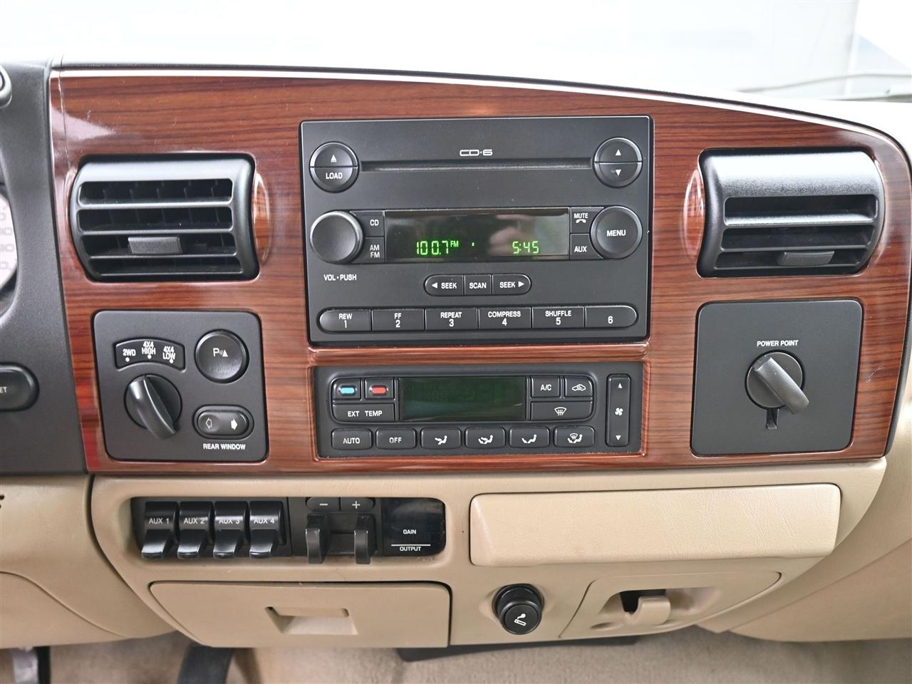 Ford F-350 SD Lariat Crew Cab 4WD DRW 2005