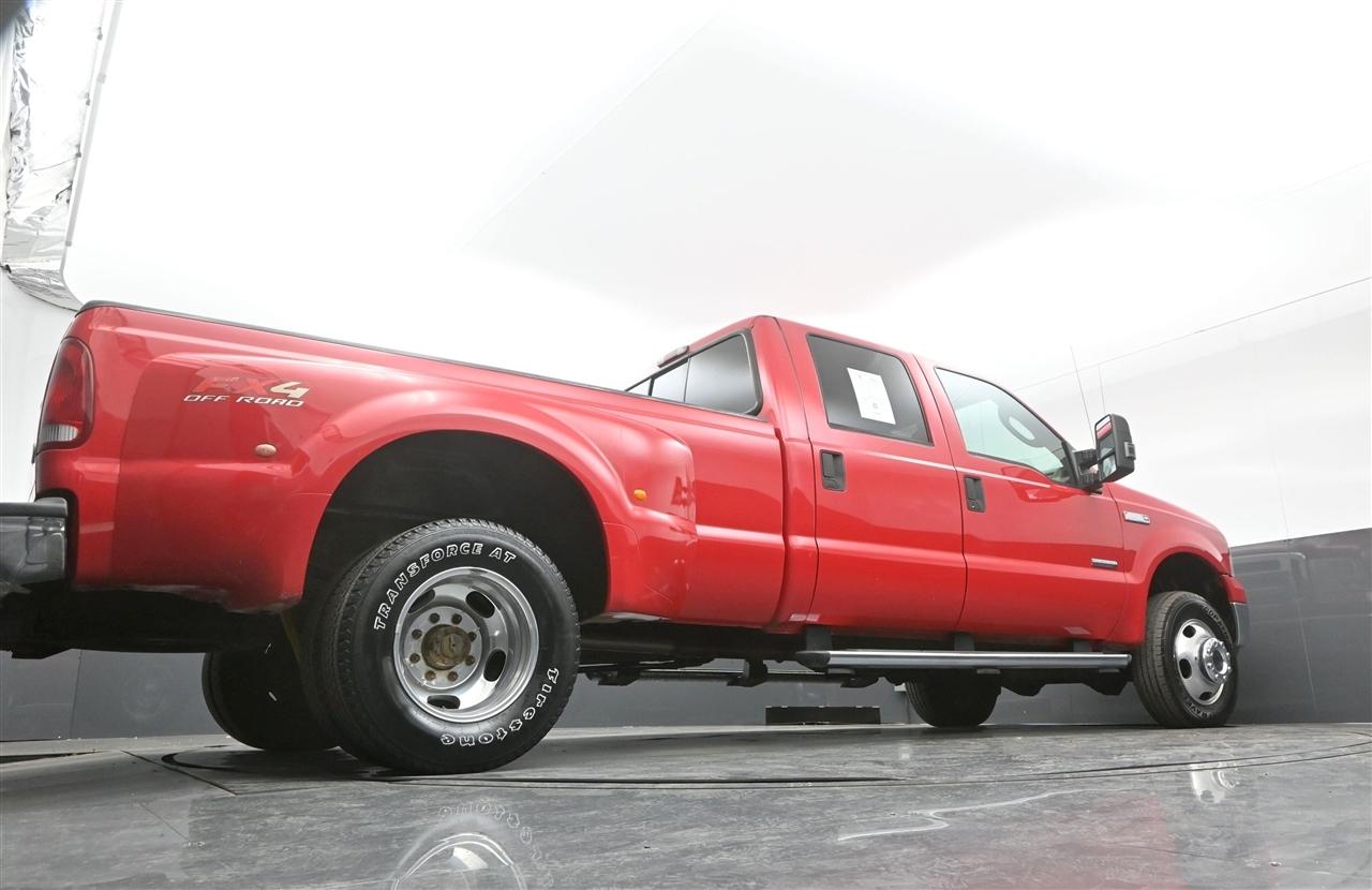 Ford F-350 SD Lariat Crew Cab 4WD DRW 2005