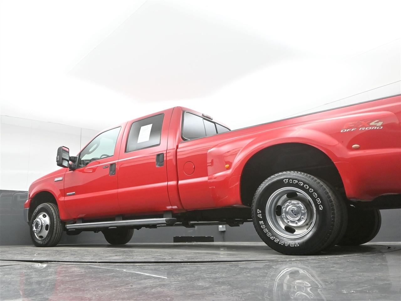Ford F-350 SD Lariat Crew Cab 4WD DRW 2005