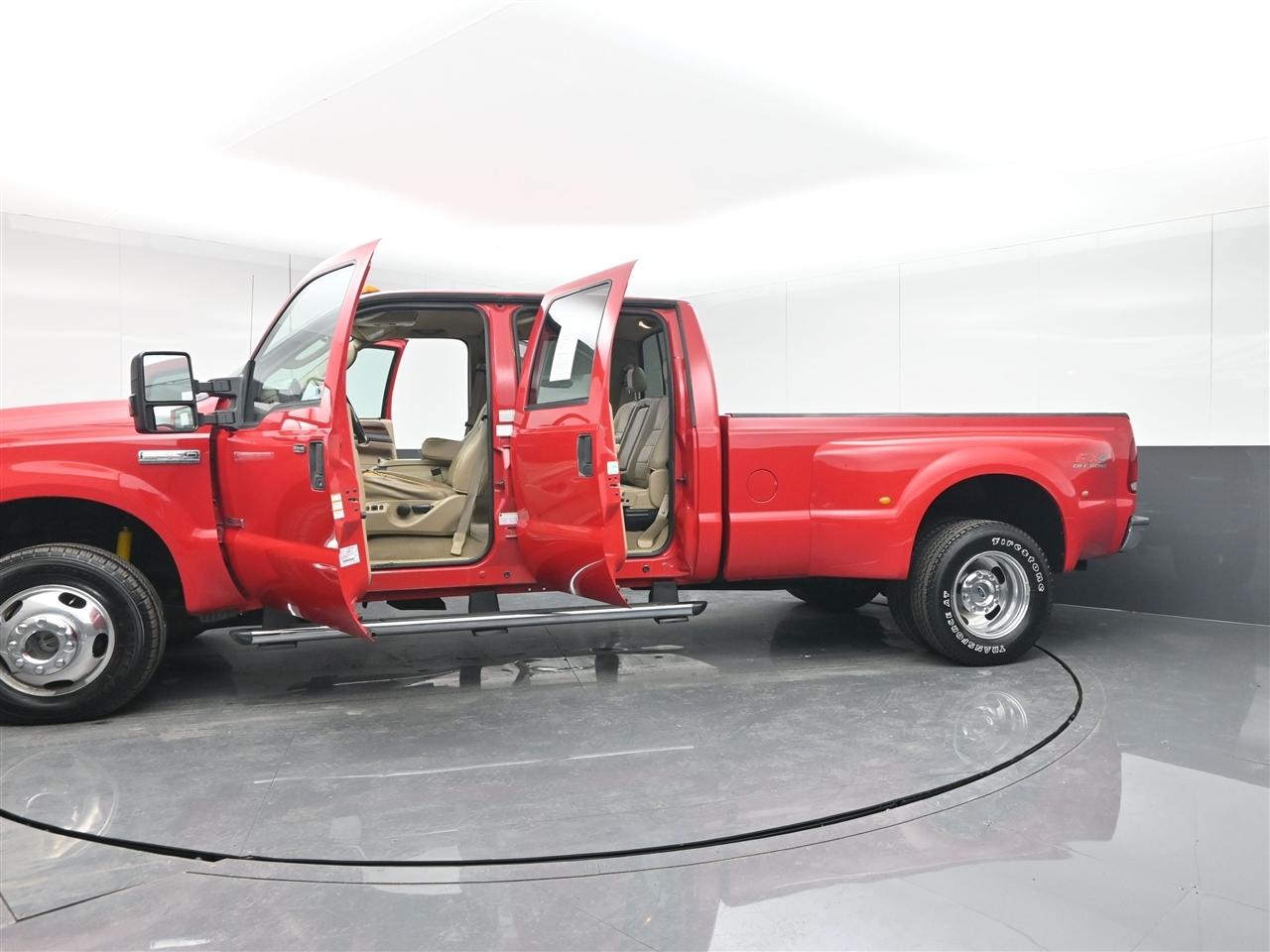 Ford F-350 SD Lariat Crew Cab 4WD DRW 2005