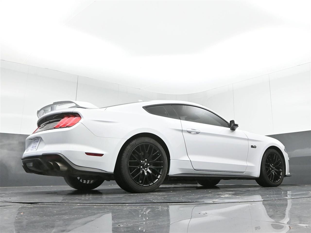 Ford Mustang GT Premium Coupe 2021