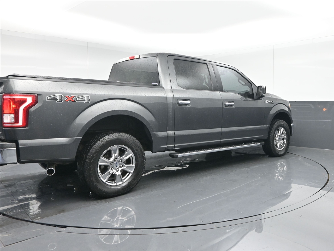 Ford F-150 XLT SuperCrew 5.5-ft. Bed 4WD 2016 Ford F-150 XLT SuperCrew 5.5-ft. Bed 4WD 2016