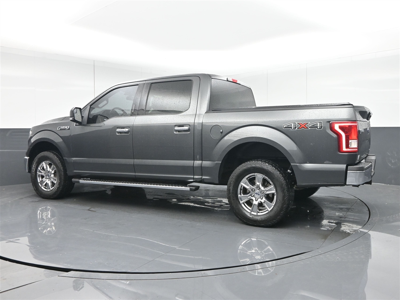 Ford F-150 XLT SuperCrew 5.5-ft. Bed 4WD 2016 Ford F-150 XLT SuperCrew 5.5-ft. Bed 4WD 2016