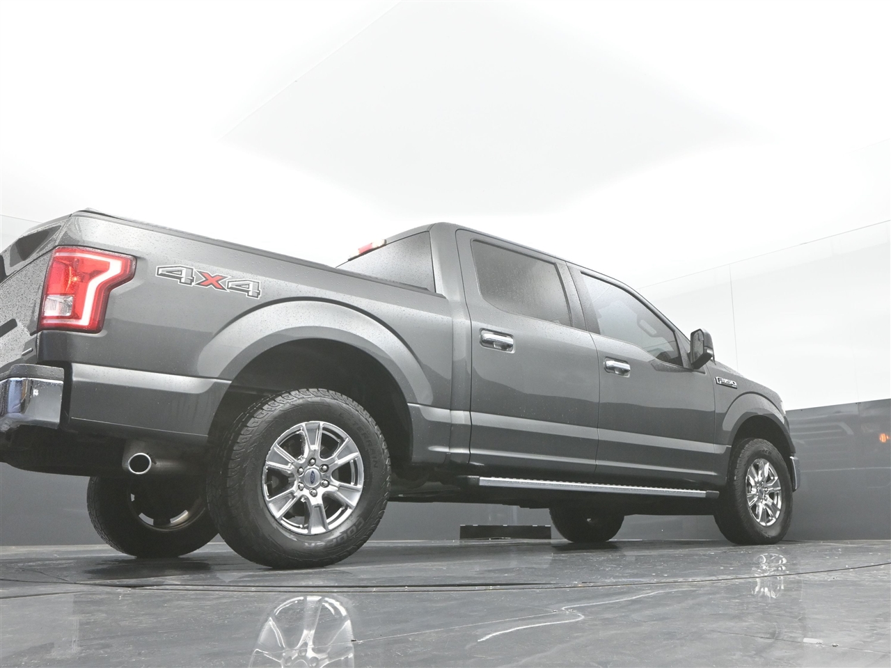 Ford F-150 XLT SuperCrew 5.5-ft. Bed 4WD 2016 Ford F-150 XLT SuperCrew 5.5-ft. Bed 4WD 2016