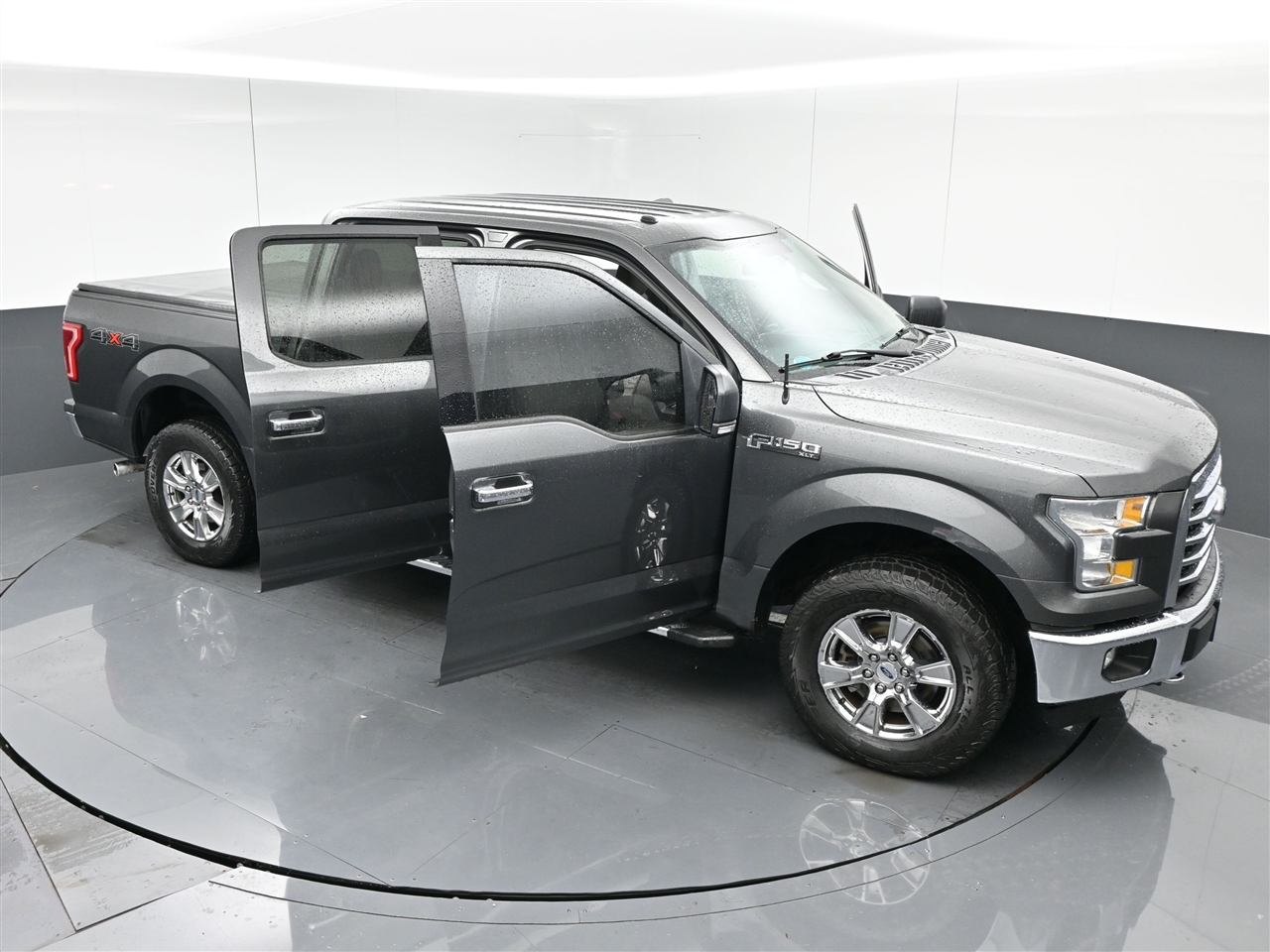 Ford F-150 XLT SuperCrew 5.5-ft. Bed 4WD 2016 Ford F-150 XLT SuperCrew 5.5-ft. Bed 4WD 2016