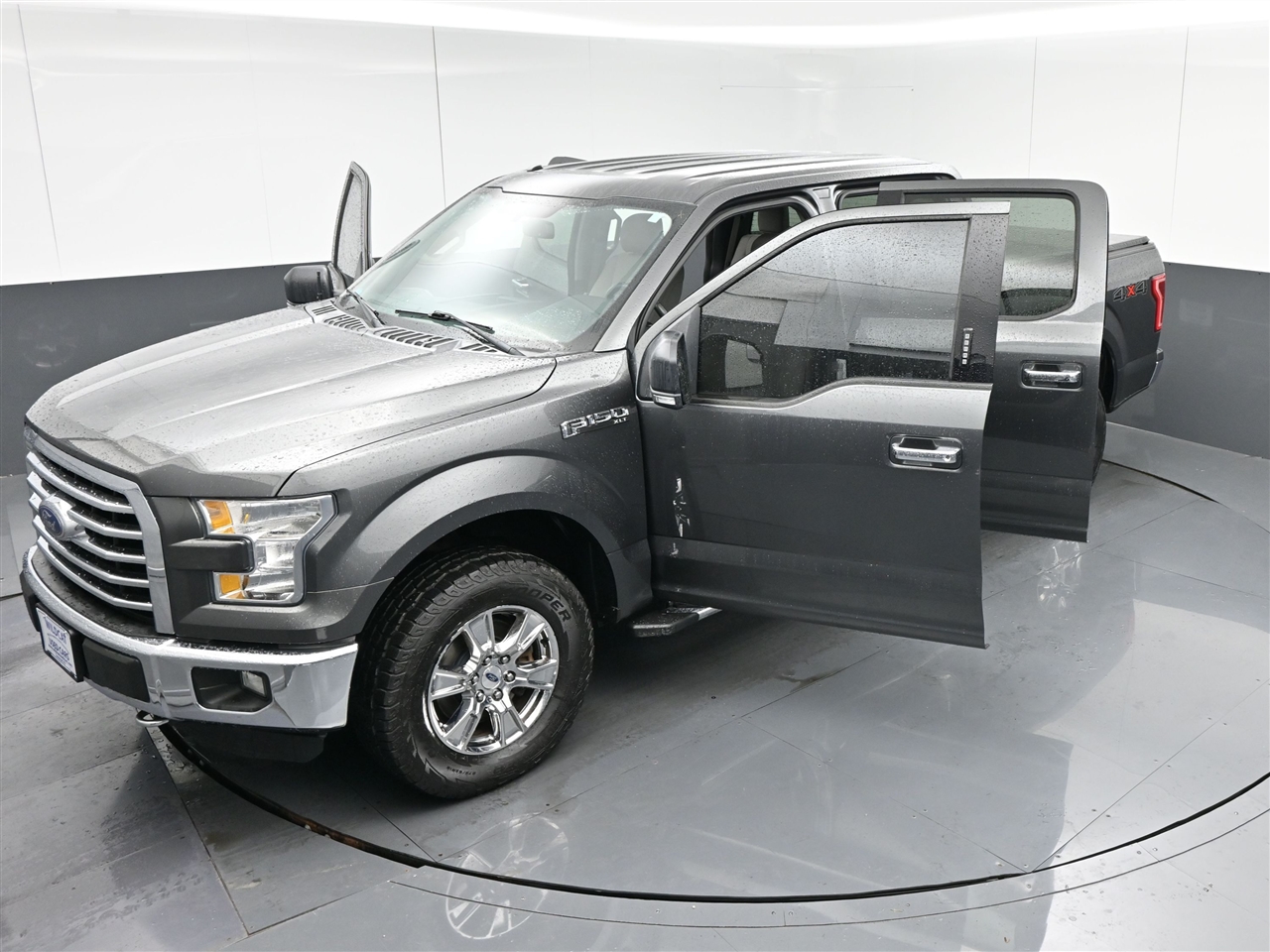 Ford F-150 XLT SuperCrew 5.5-ft. Bed 4WD 2016 Ford F-150 XLT SuperCrew 5.5-ft. Bed 4WD 2016