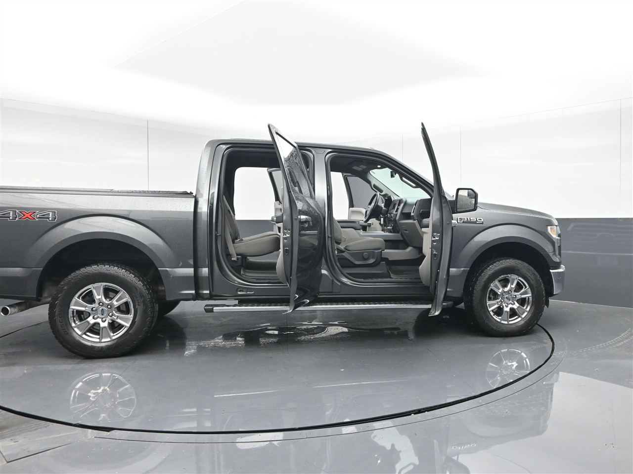 Ford F-150 XLT SuperCrew 5.5-ft. Bed 4WD 2016 Ford F-150 XLT SuperCrew 5.5-ft. Bed 4WD 2016