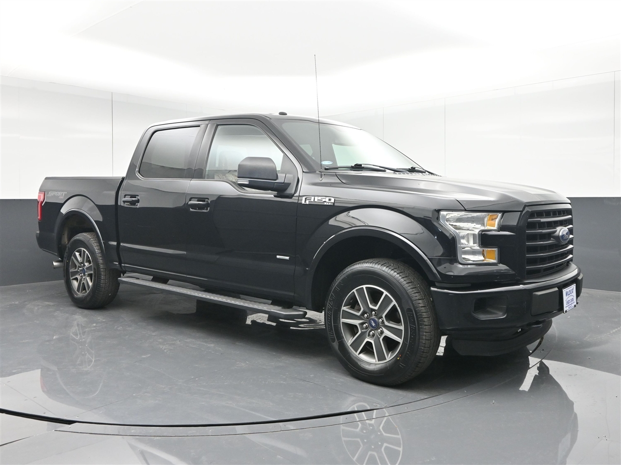 Ford F-150 XLT SuperCrew 5.5-ft. Bed 4WD 2016 Ford F-150 XLT SuperCrew 5.5-ft. Bed 4WD 2016