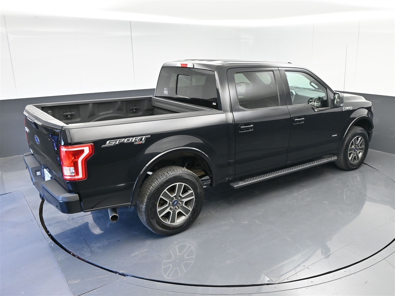 Ford F-150 XLT SuperCrew 5.5-ft. Bed 4WD 2016 Ford F-150 XLT SuperCrew 5.5-ft. Bed 4WD 2016