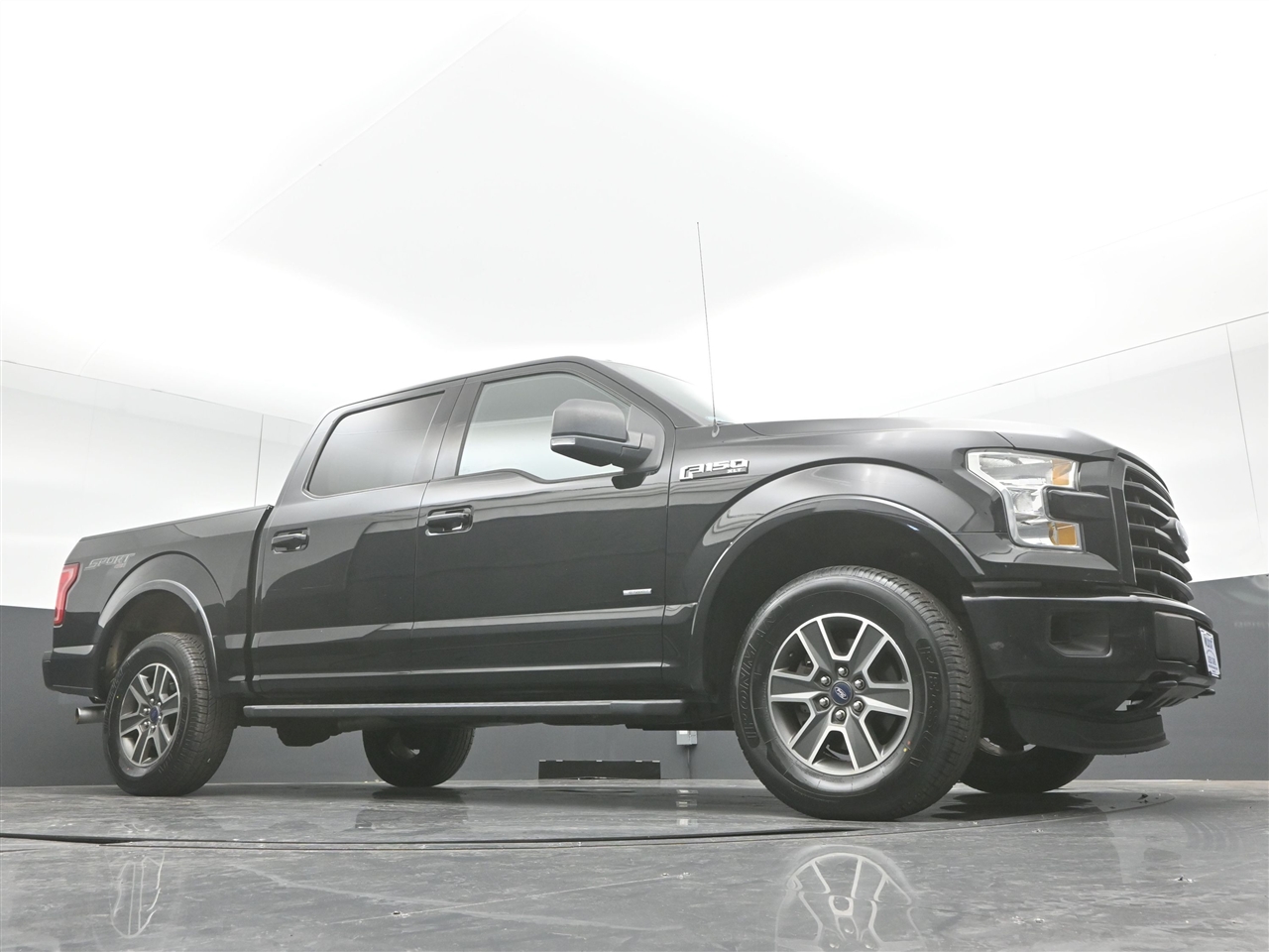 Ford F-150 XLT SuperCrew 5.5-ft. Bed 4WD 2016 Ford F-150 XLT SuperCrew 5.5-ft. Bed 4WD 2016