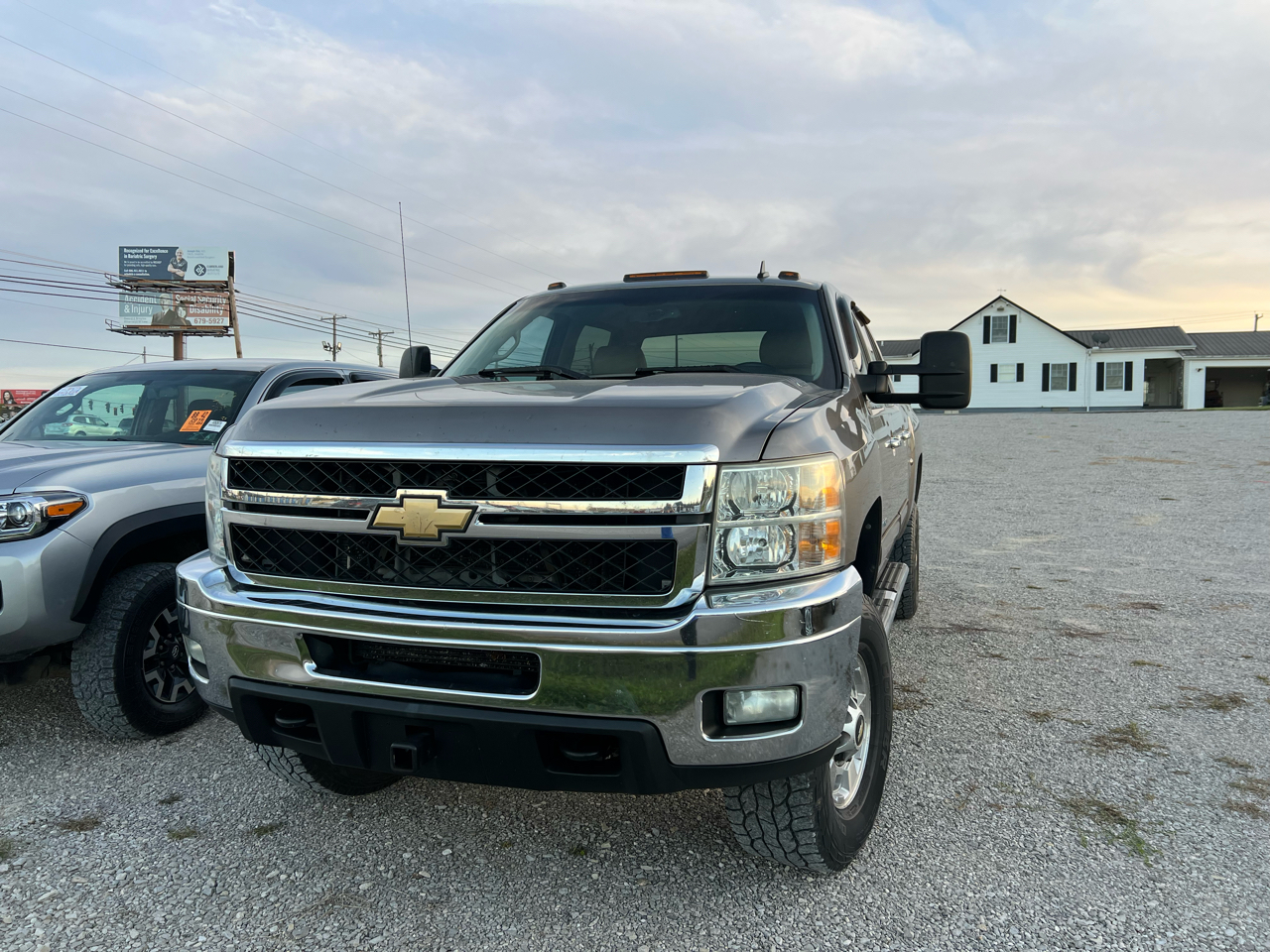 Chevrolet Silverado 2500HD LT Crew Cab 4WD 2011 Chevrolet Silverado 2500HD LT Crew Cab 4WD 2011