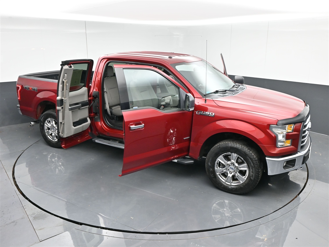 Ford F-150 XLT SuperCab 8-ft. Bed 4WD 2015
