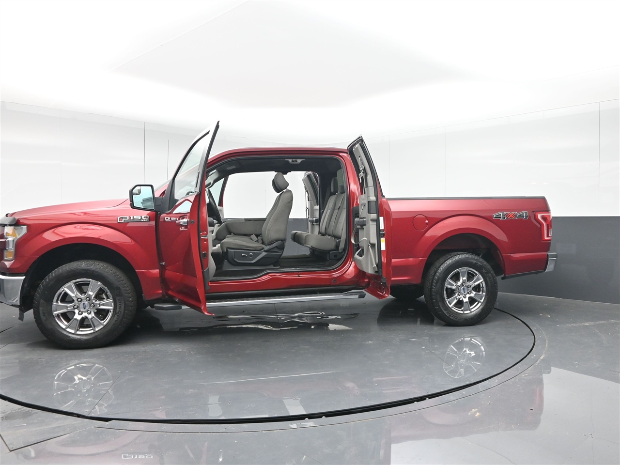 Ford F-150 XLT SuperCab 8-ft. Bed 4WD 2015