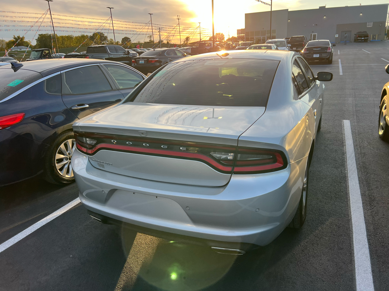 2020 Dodge Charger SXT photo 4