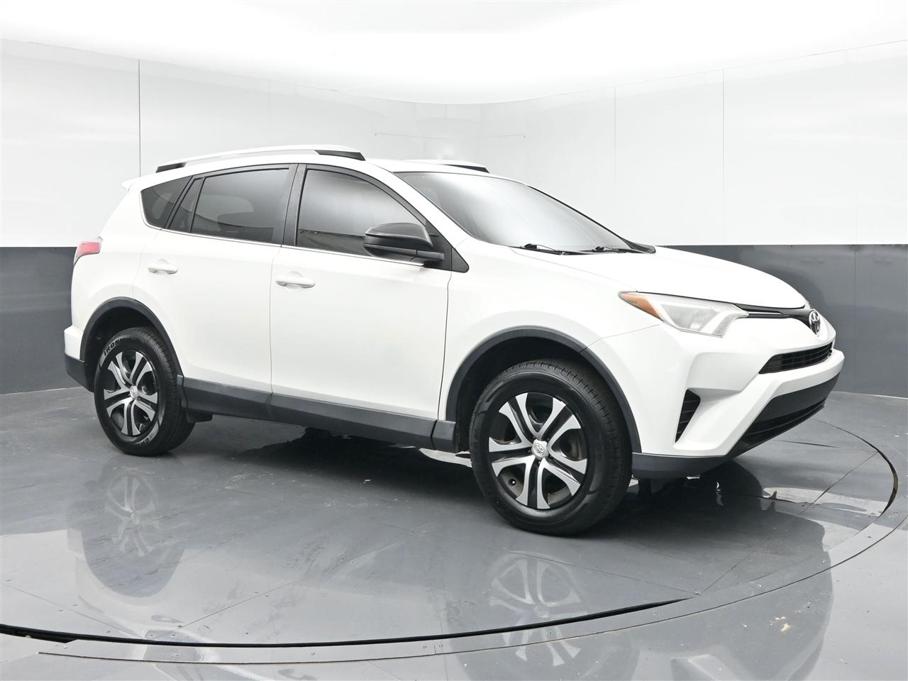 Toyota RAV4 LE AWD 2016