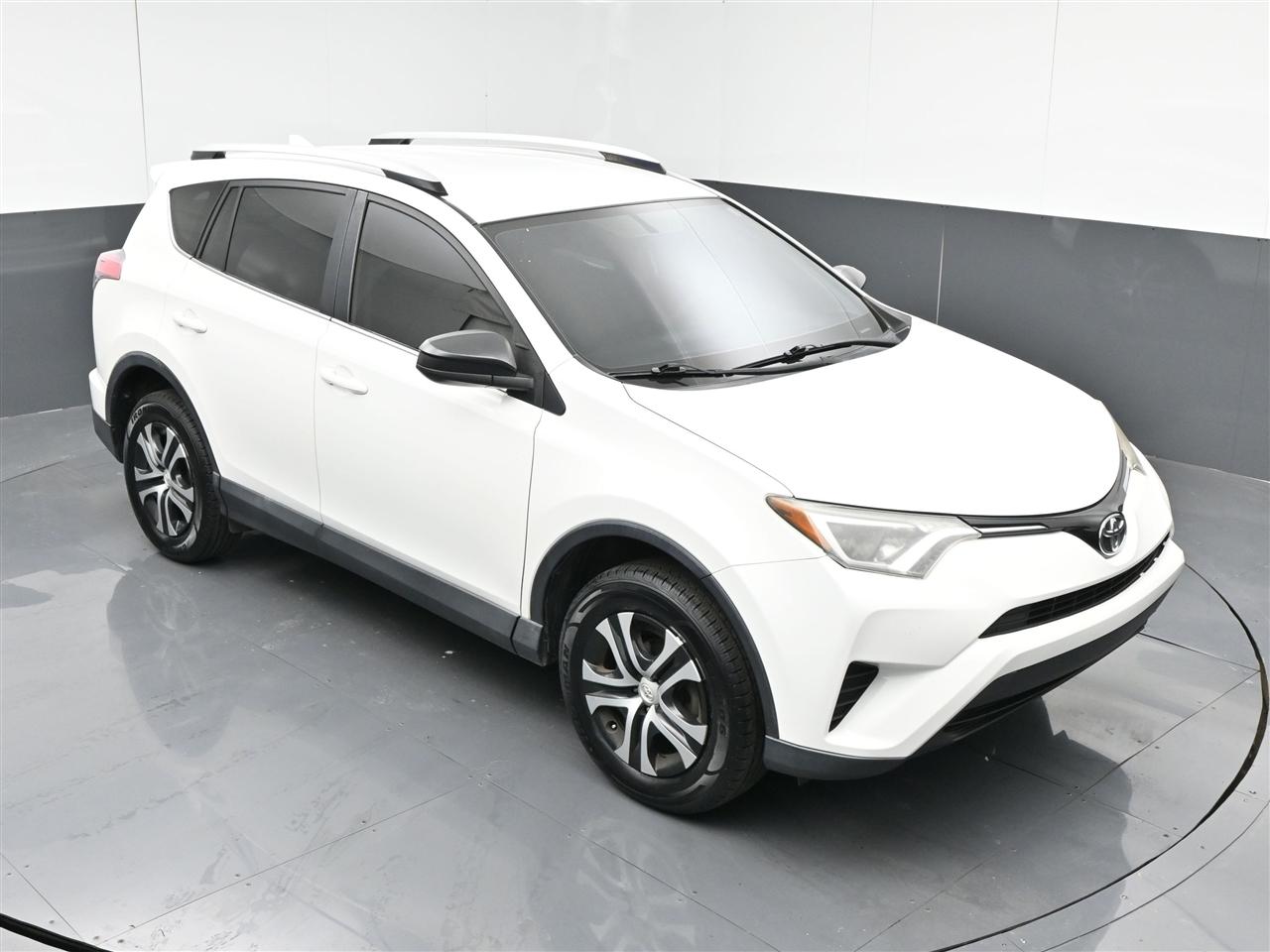 Toyota RAV4 LE AWD 2016