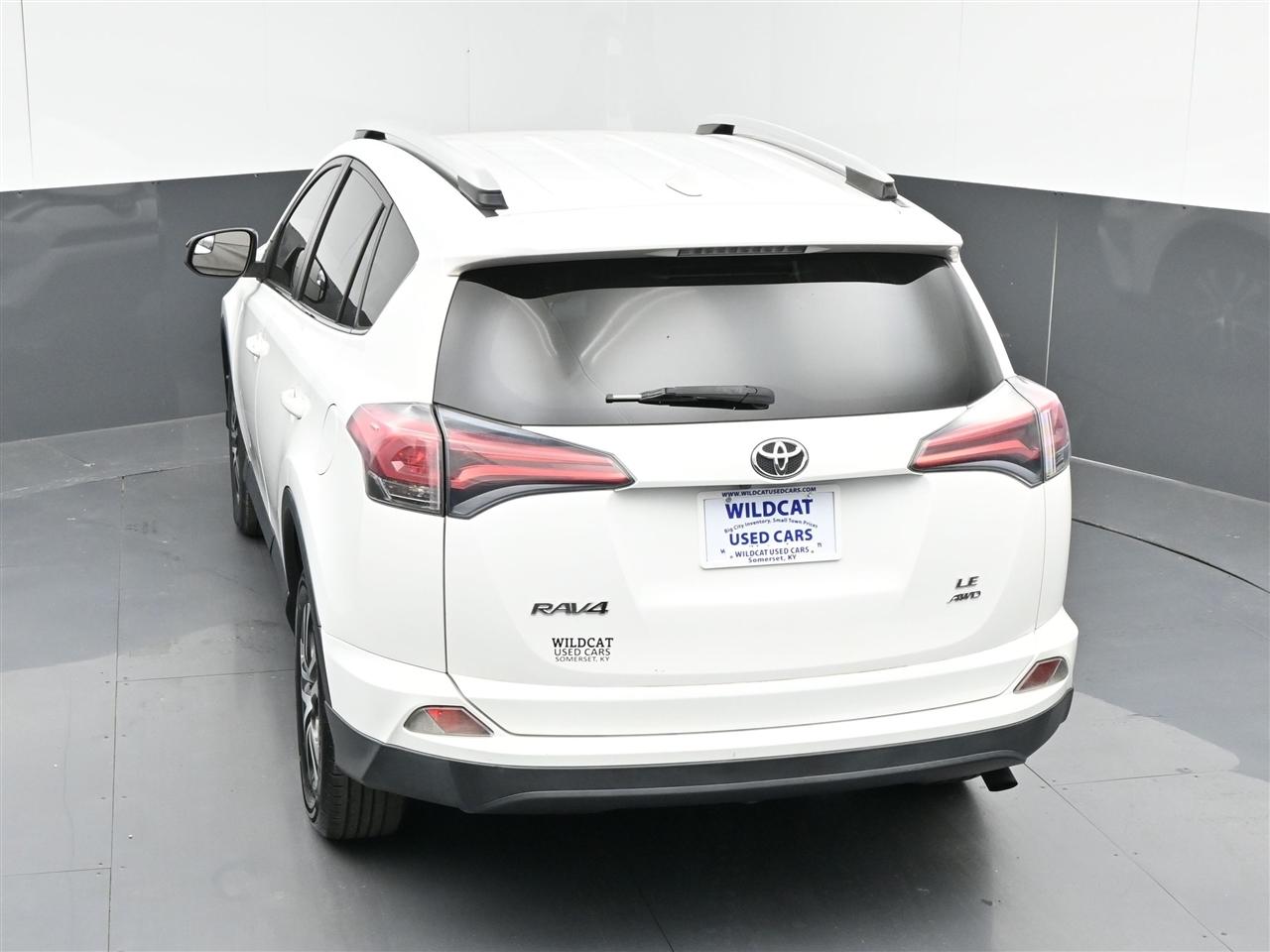 Toyota RAV4 LE AWD 2016