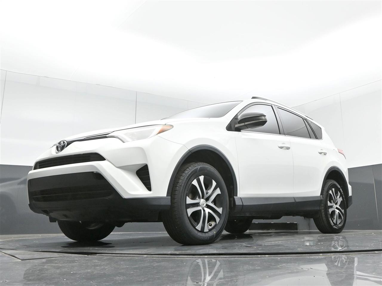 Toyota RAV4 LE AWD 2016