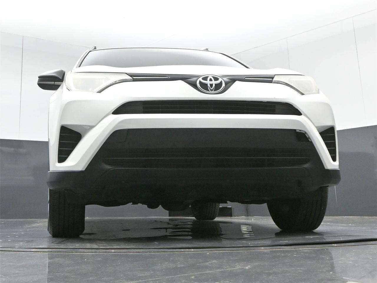 Toyota RAV4 LE AWD 2016
