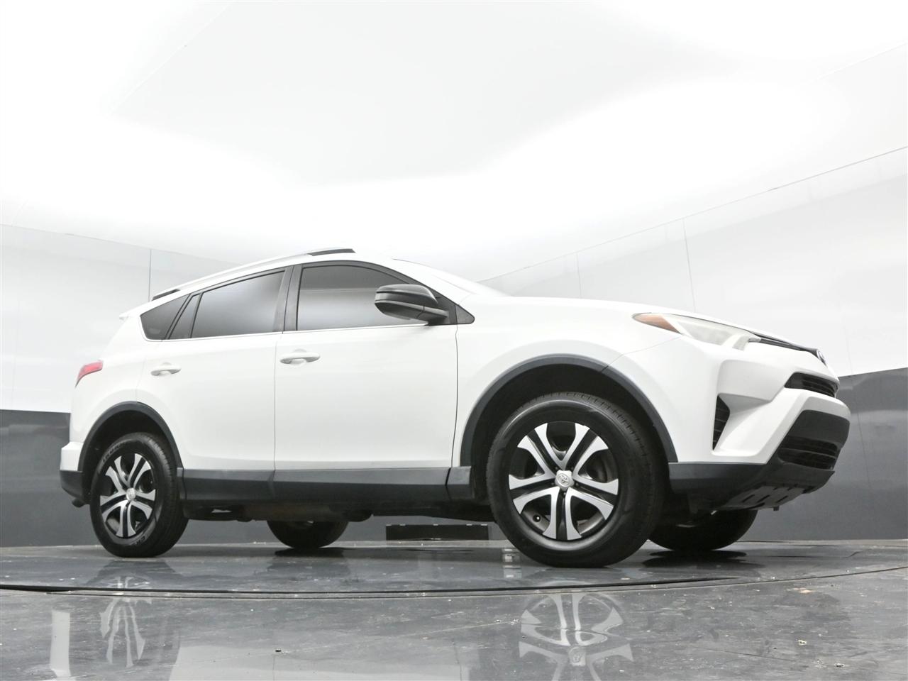 Toyota RAV4 LE AWD 2016