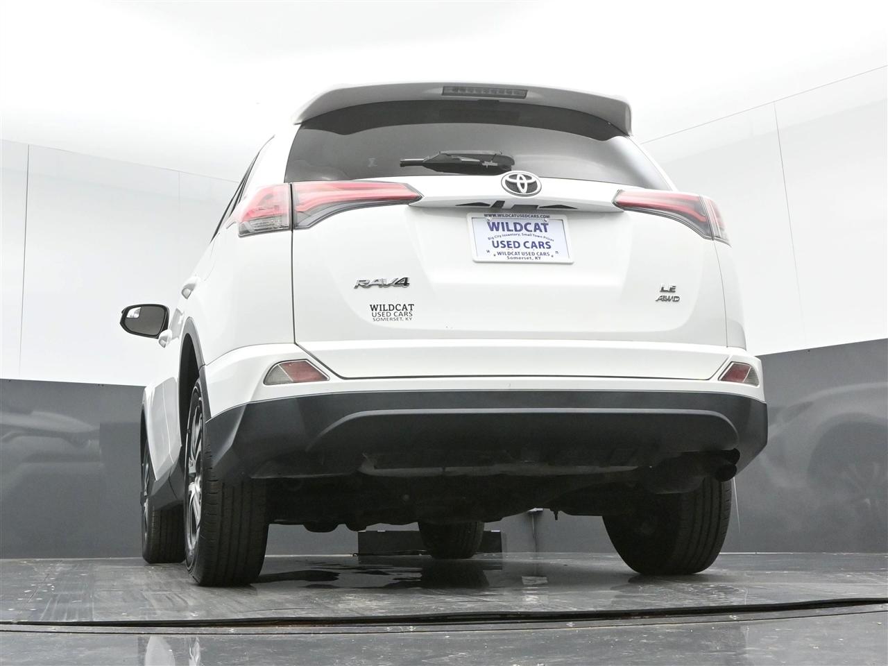 Toyota RAV4 LE AWD 2016