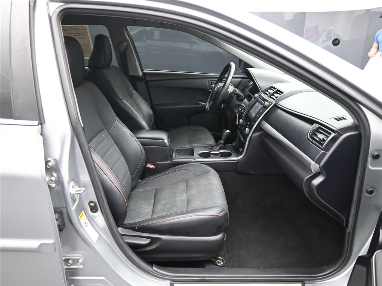 Toyota Camry SE 2017