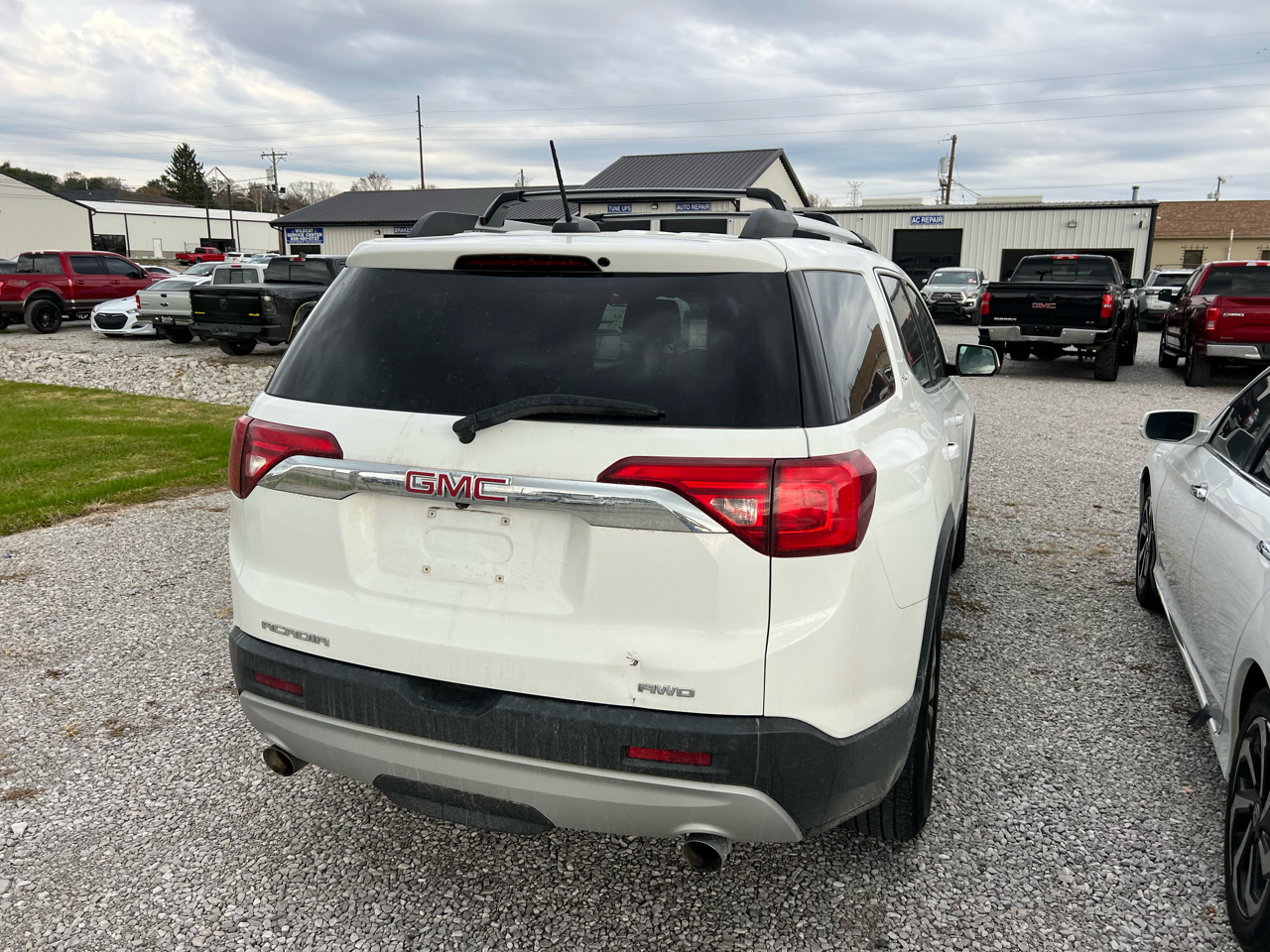 2017 Gmc Acadia SLT photo 3
