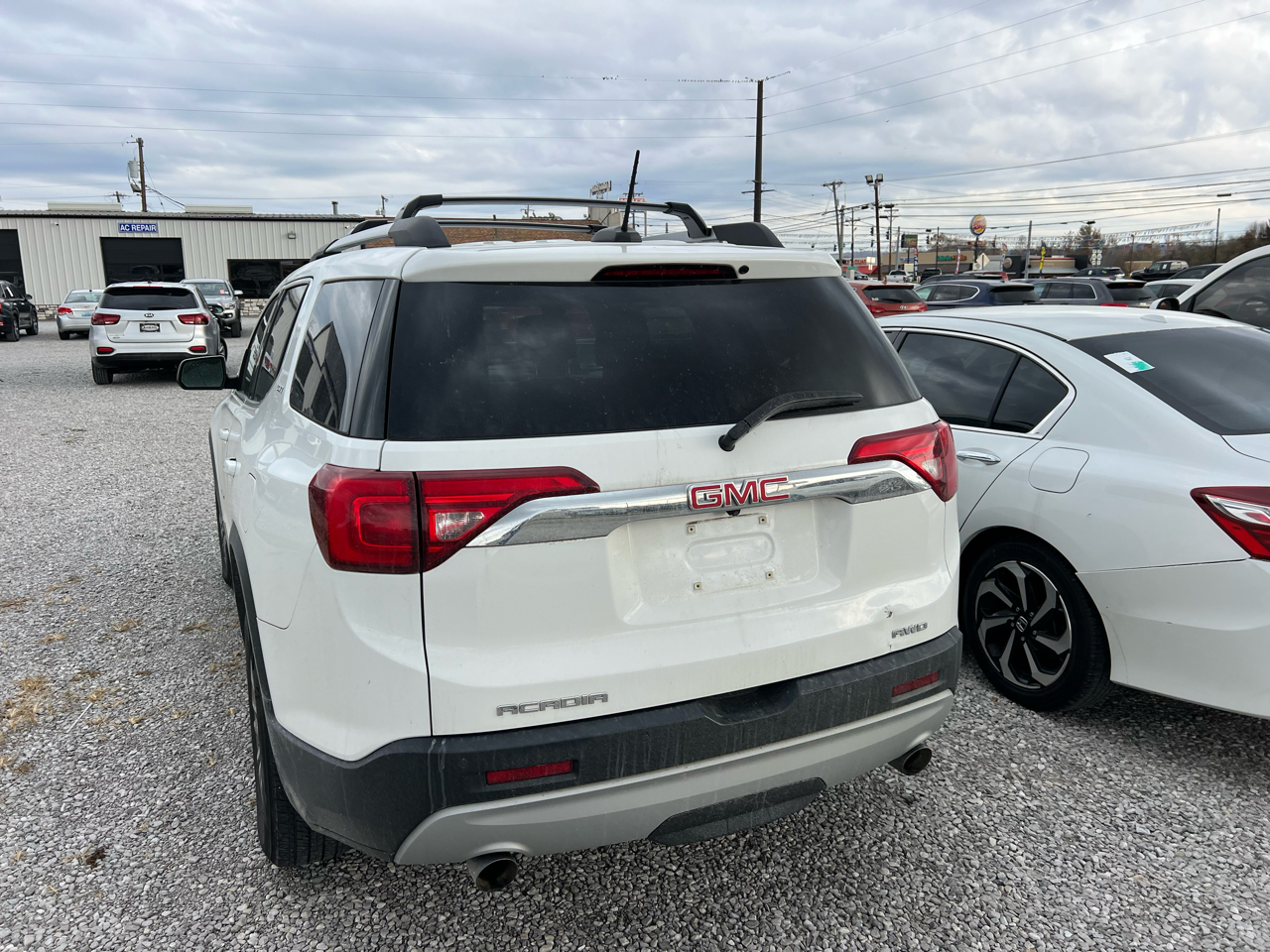 2017 Gmc Acadia SLT photo 4