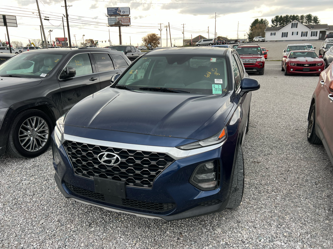 2019 Hyundai Santa Fe SE photo 2