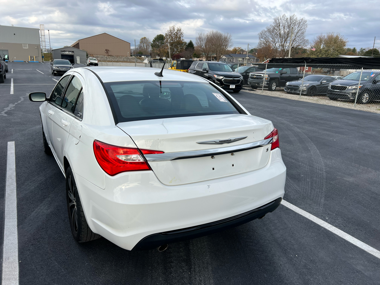 2012 Chrysler 200 S photo 4