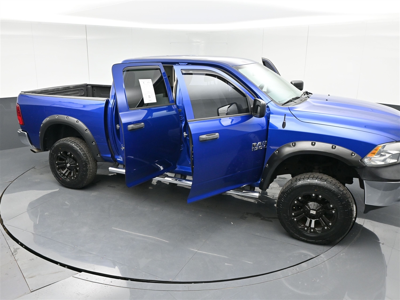 RAM 1500 Tradesman Crew Cab SWB 4WD 2015