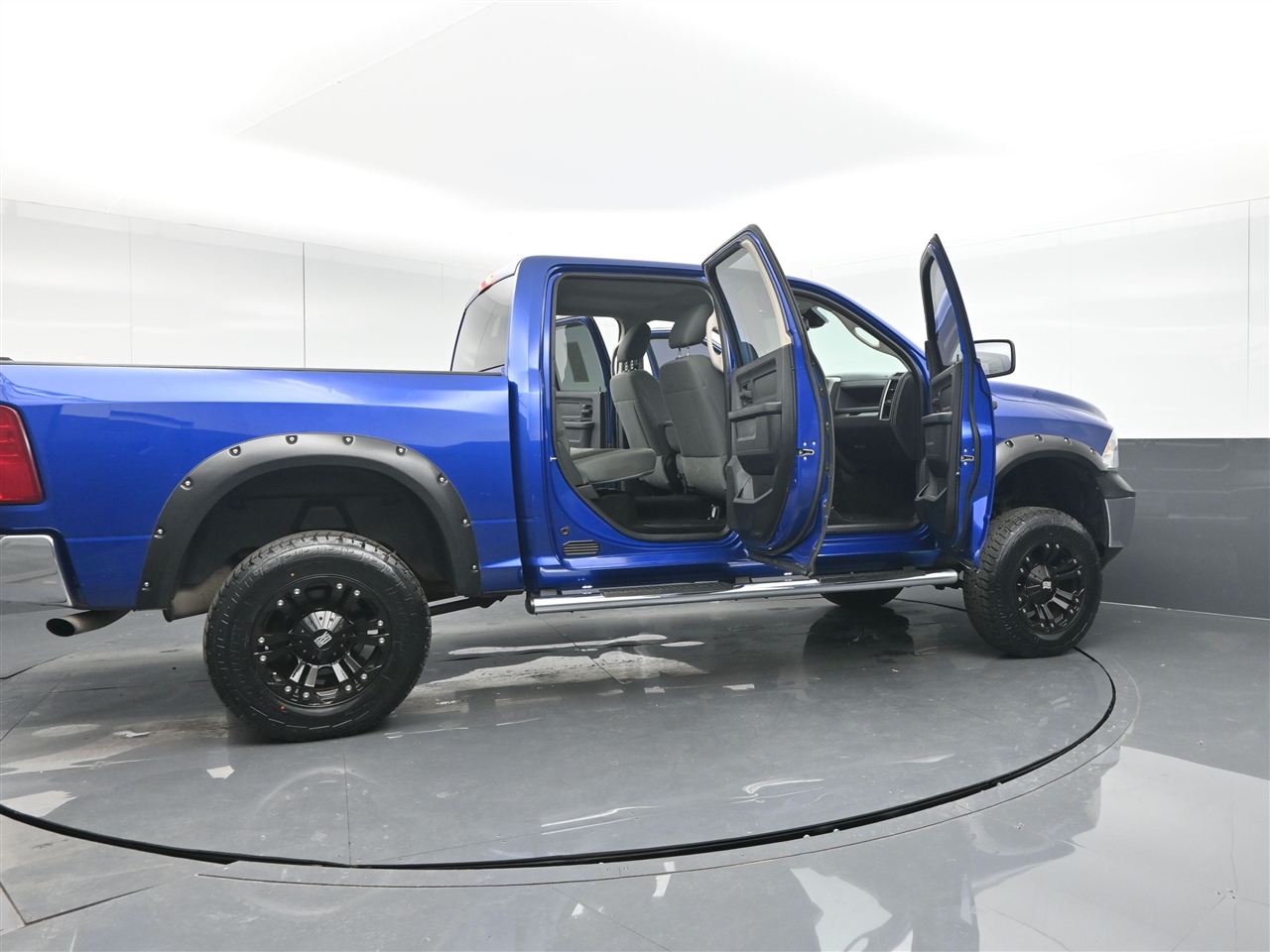 RAM 1500 Tradesman Crew Cab SWB 4WD 2015