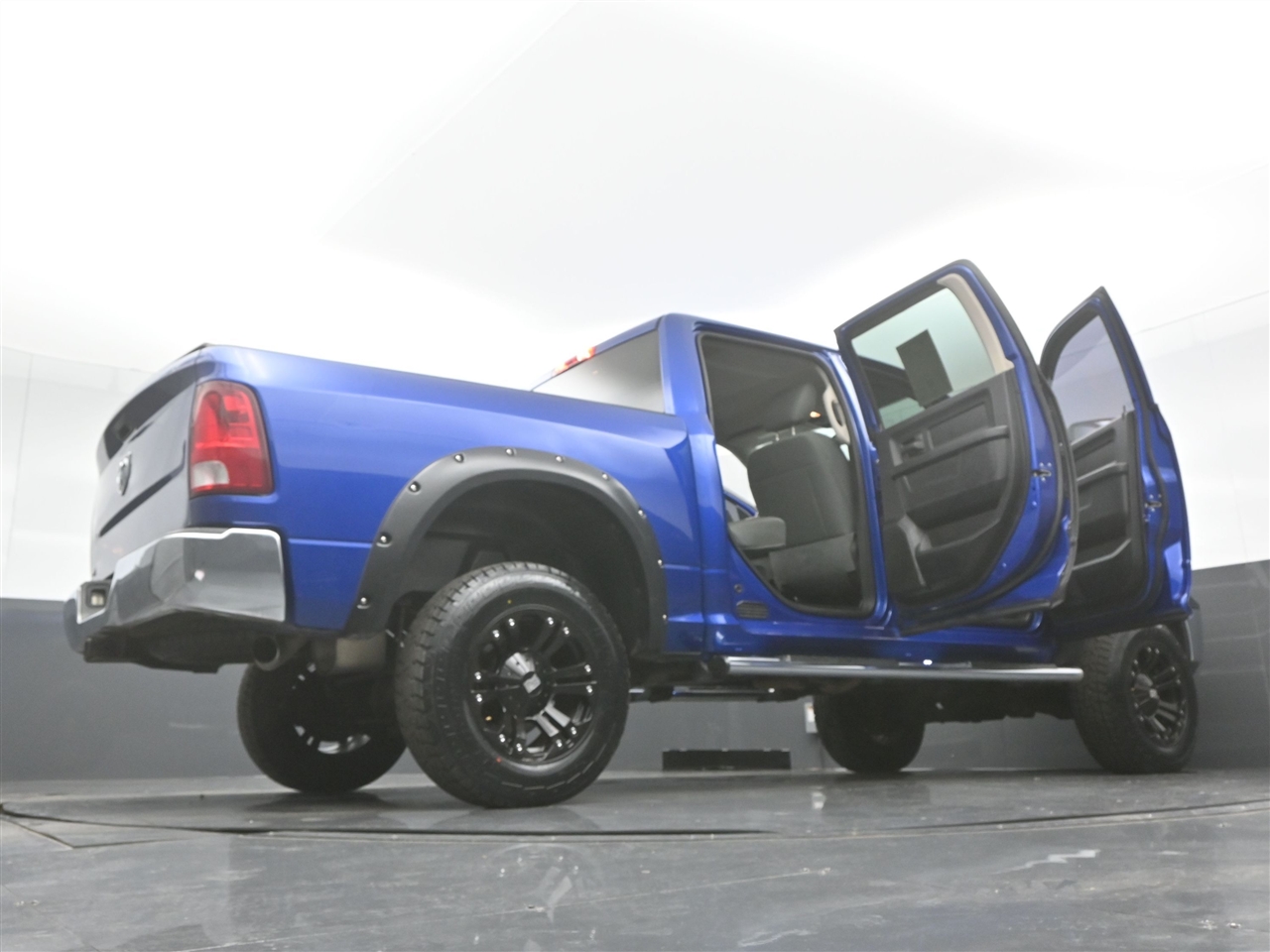 RAM 1500 Tradesman Crew Cab SWB 4WD 2015