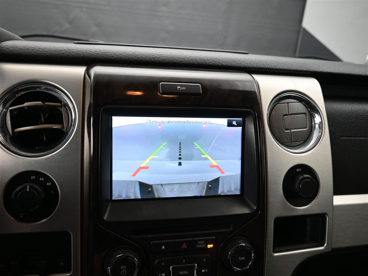 Ford F-150 Platinum SuperCrew 5.5-ft. Bed 4WD 2013