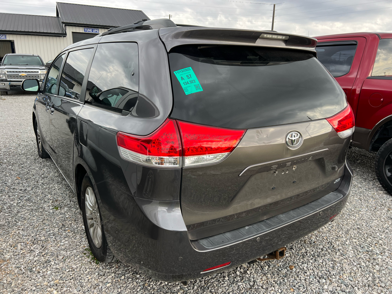 2013 Toyota Sienna XLE photo 4