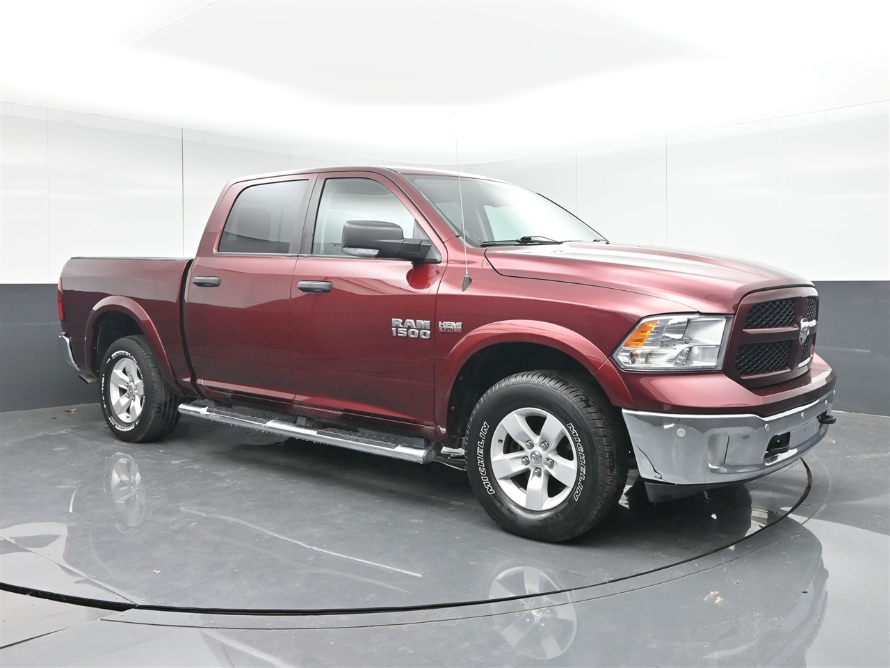RAM 1500 SLT Crew Cab SWB 4WD 2016