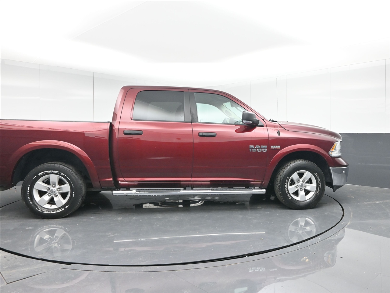 RAM 1500 SLT Crew Cab SWB 4WD 2016