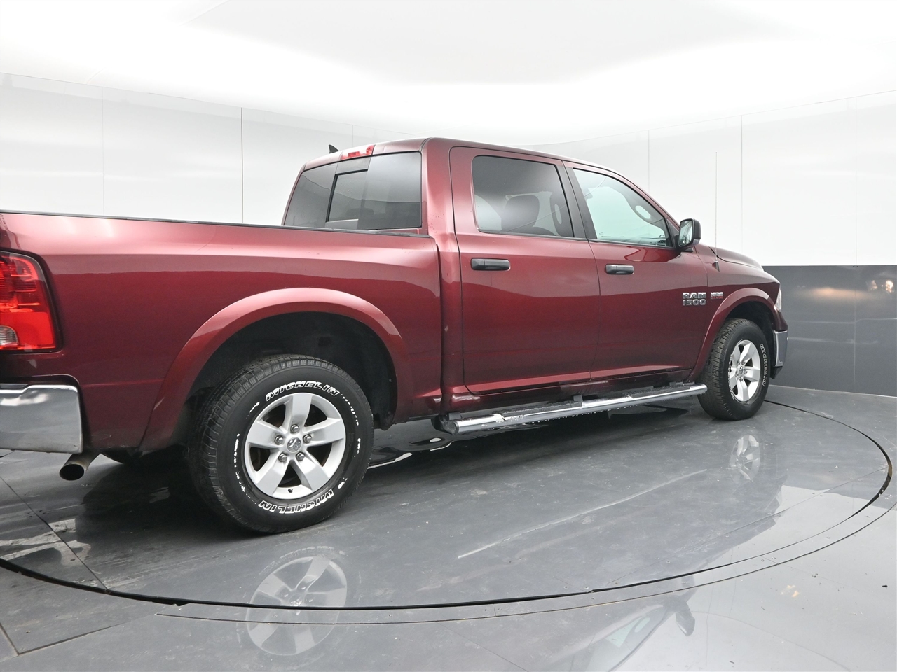 RAM 1500 SLT Crew Cab SWB 4WD 2016