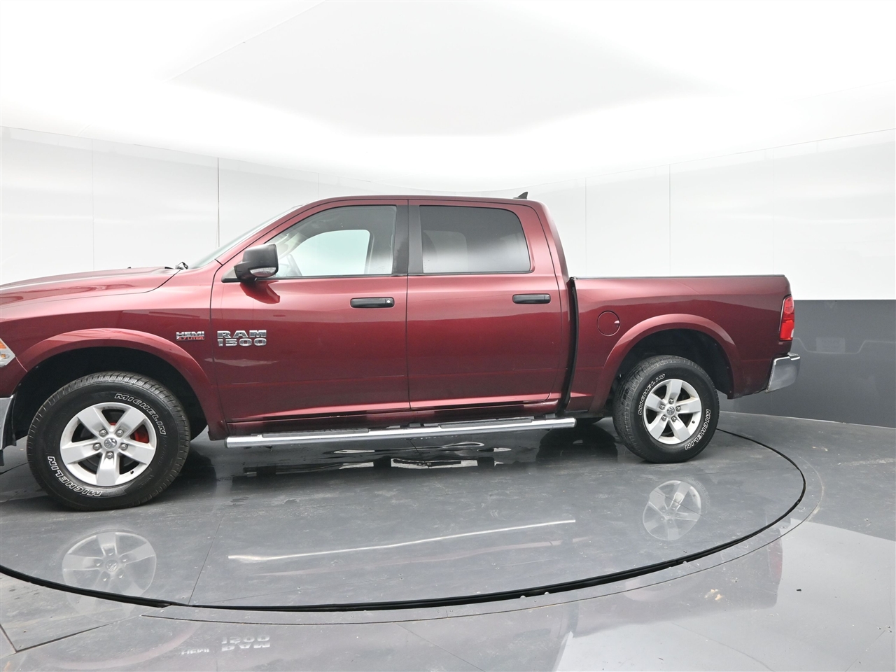 RAM 1500 SLT Crew Cab SWB 4WD 2016