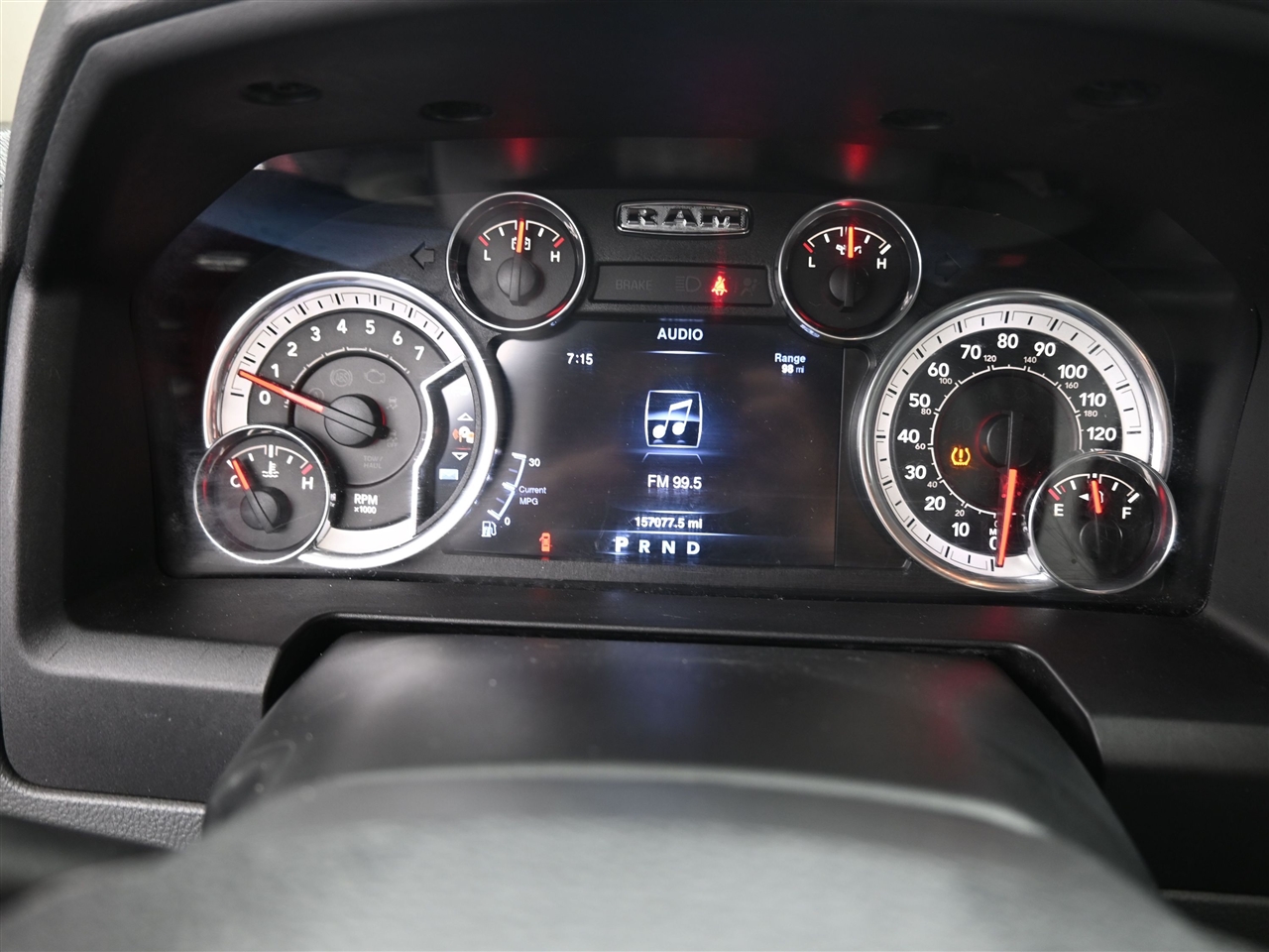 RAM 1500 SLT Crew Cab SWB 4WD 2016