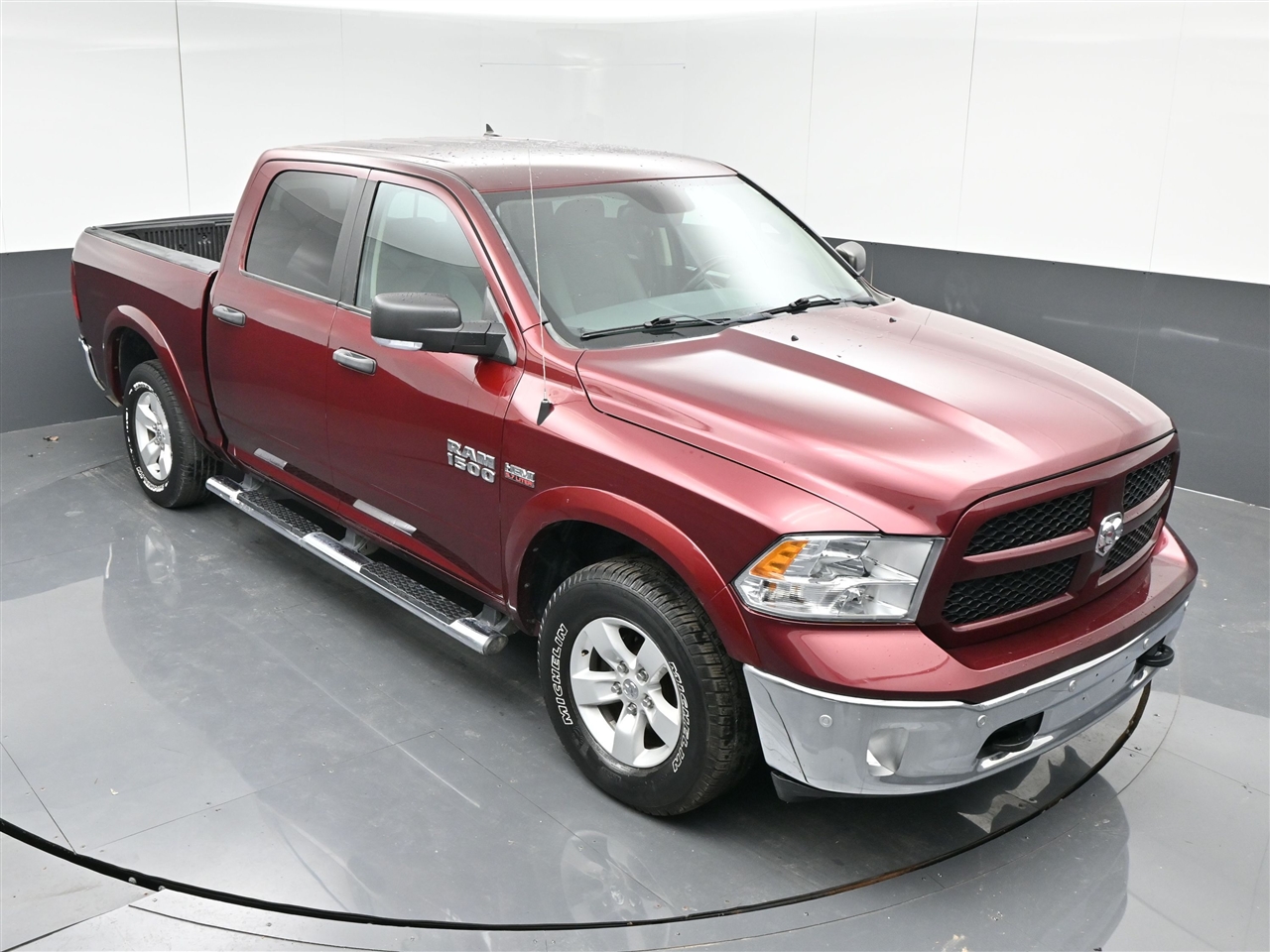 RAM 1500 SLT Crew Cab SWB 4WD 2016