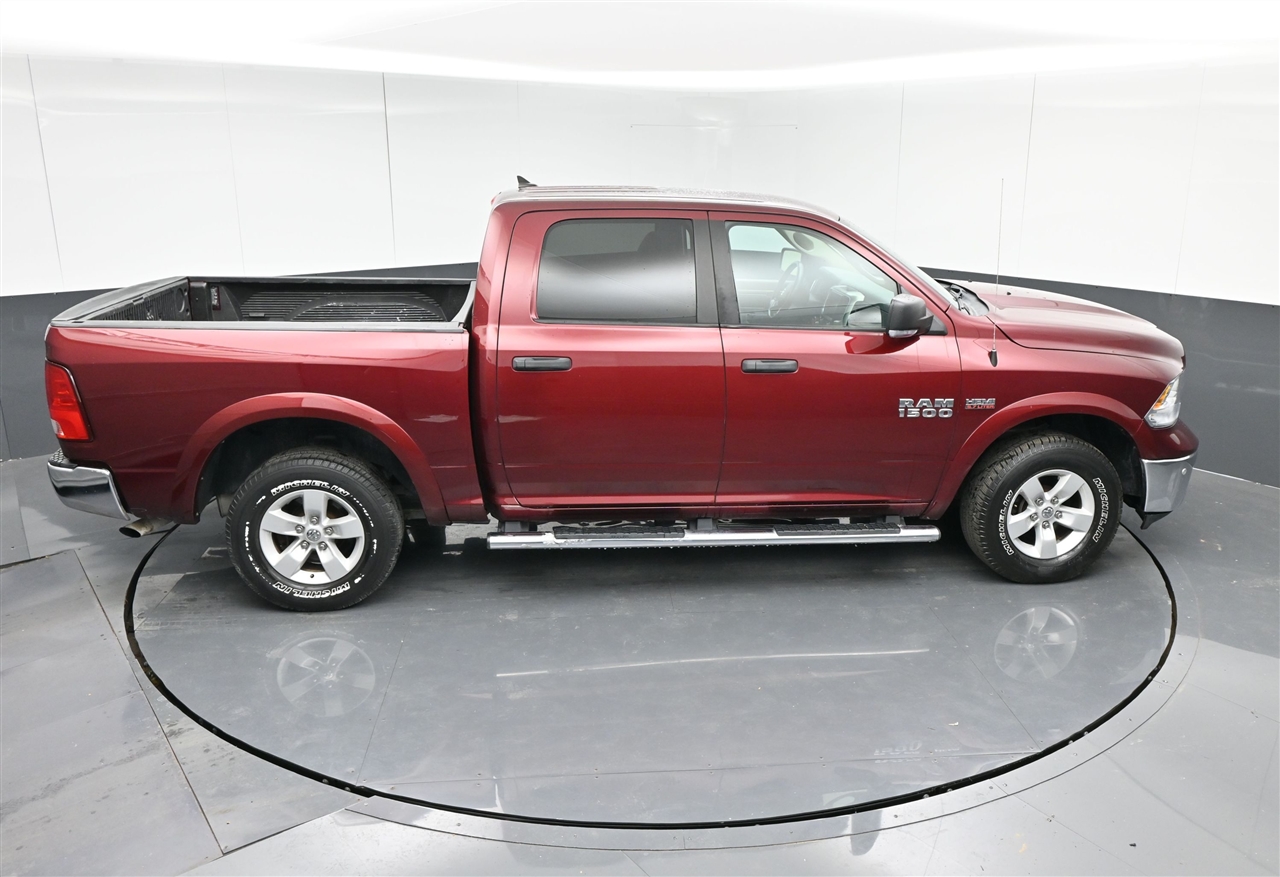 RAM 1500 SLT Crew Cab SWB 4WD 2016