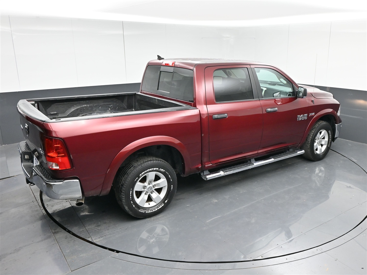 RAM 1500 SLT Crew Cab SWB 4WD 2016