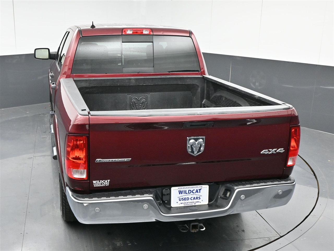 RAM 1500 SLT Crew Cab SWB 4WD 2016
