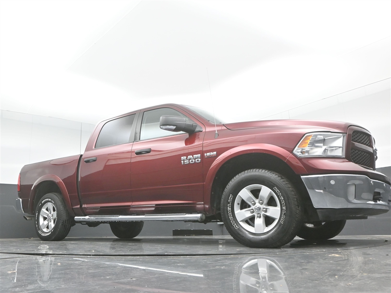 RAM 1500 SLT Crew Cab SWB 4WD 2016