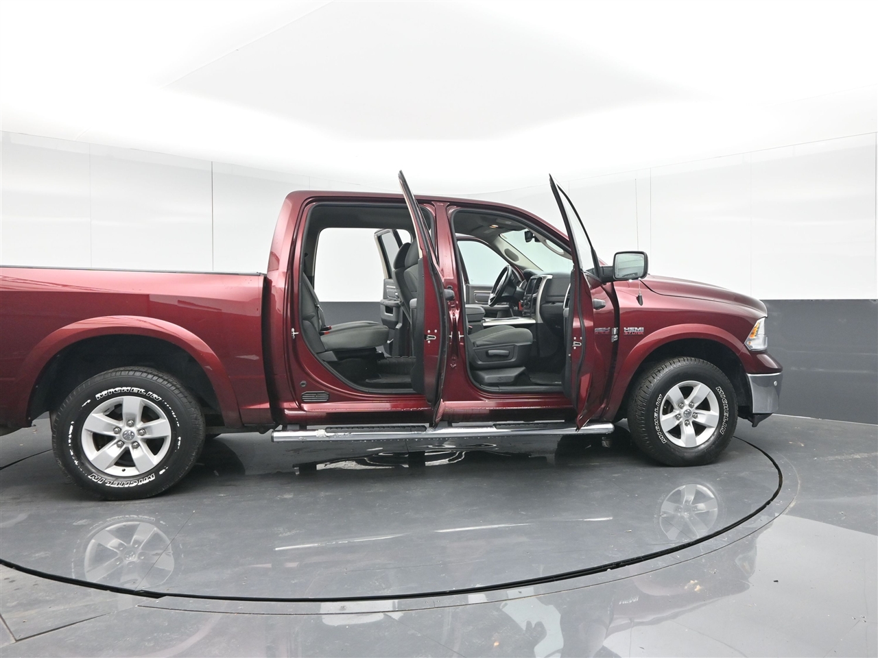 RAM 1500 SLT Crew Cab SWB 4WD 2016