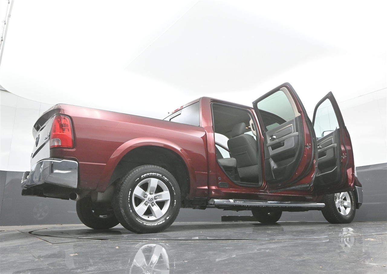 RAM 1500 SLT Crew Cab SWB 4WD 2016